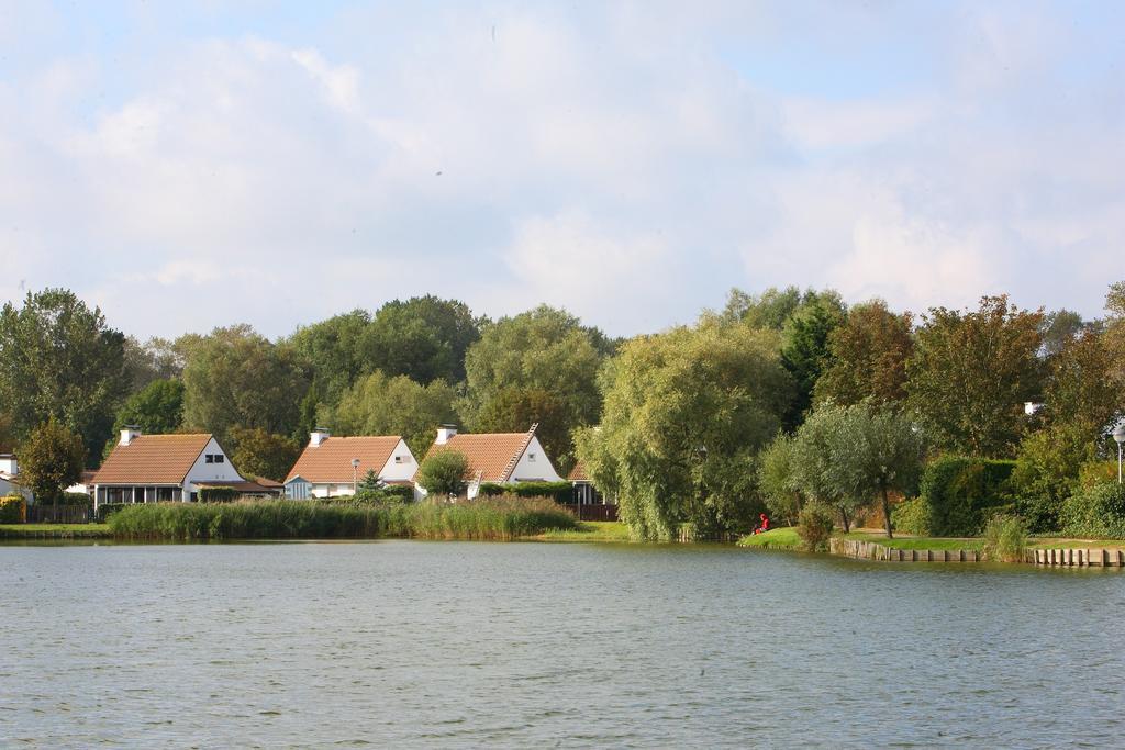 Sunparks Oostduinkerke - Plopsaland Hotel Buitenkant foto