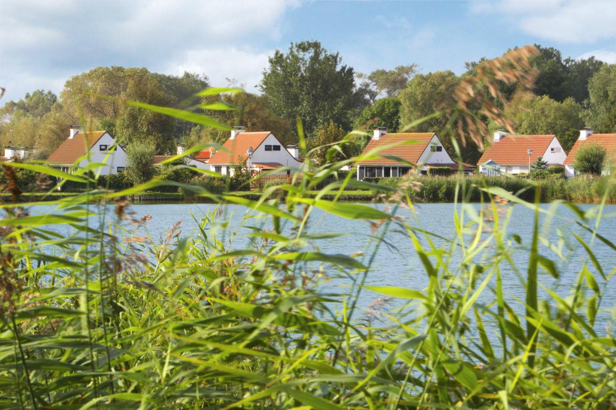 Sunparks Oostduinkerke - Plopsaland Hotel Buitenkant foto